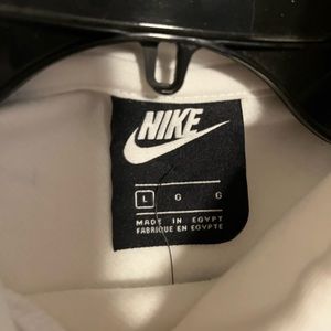 Nike men’s large white hooded sweatshirt with grey logo pattern